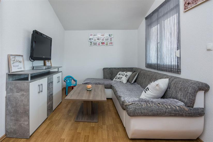 Apartment A1, for 6 persons