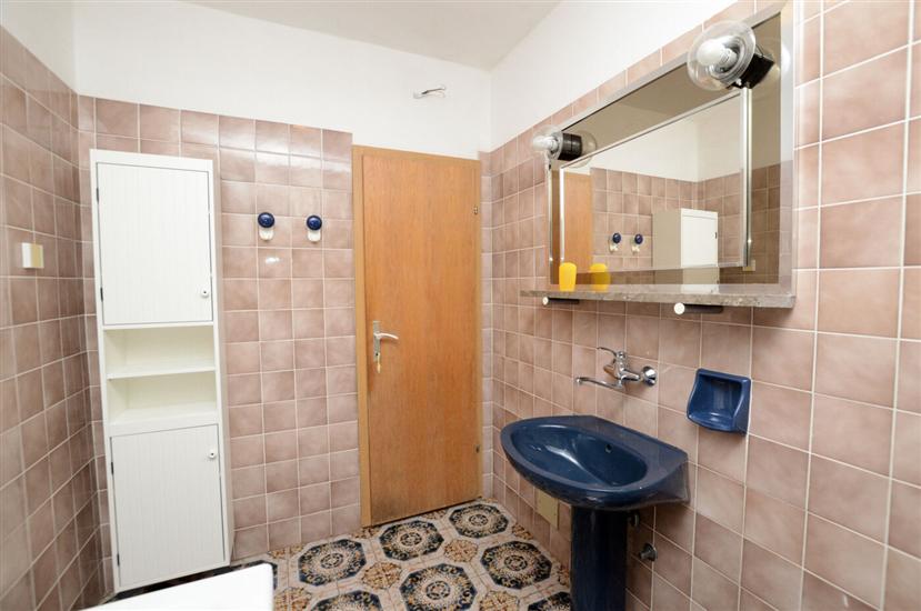 Apartment A1, for 7 persons