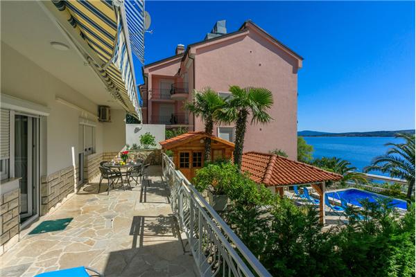 House A1, for 10 persons