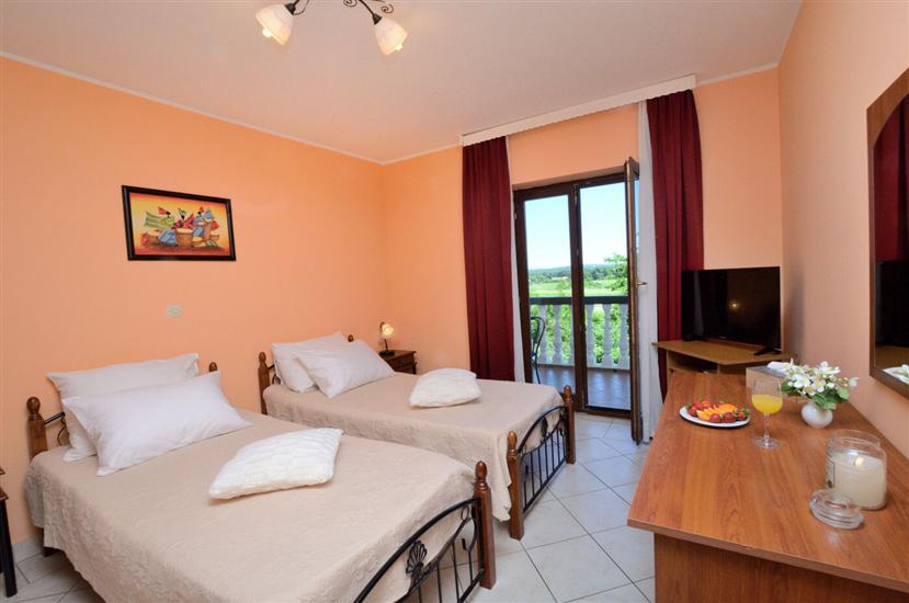 Room S6, for 2 persons