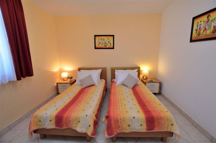 Room S12, for 2 persons