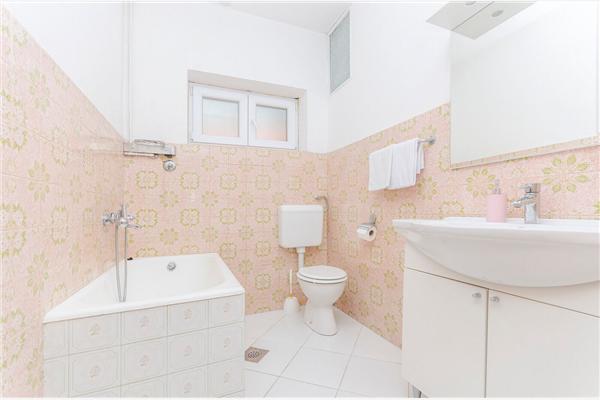 Apartment A1, for 6 persons