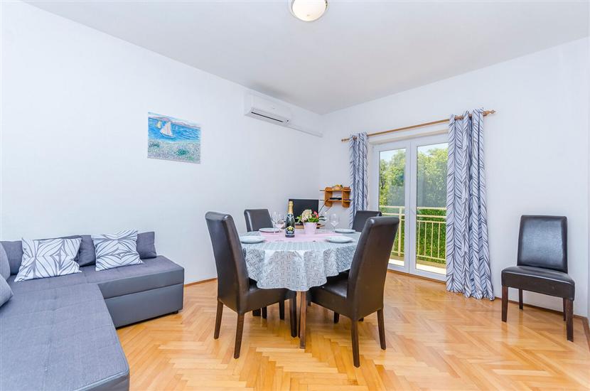 Apartment A1, for 6 persons