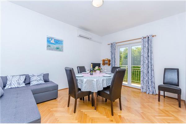 Apartment A1, for 6 persons