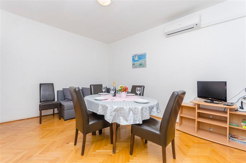 Apartment A1, for 6 persons