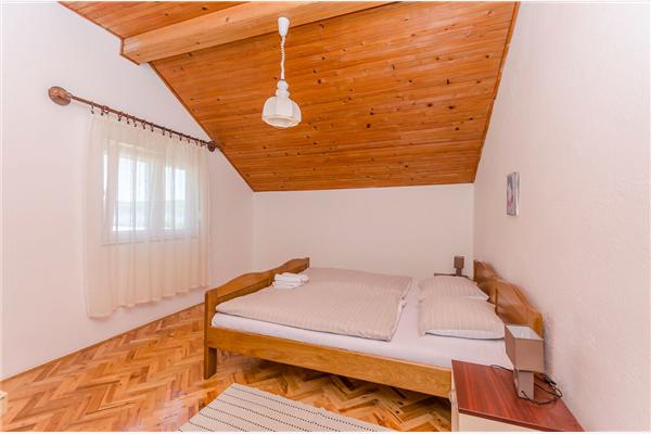 Apartment A2, for 6 persons