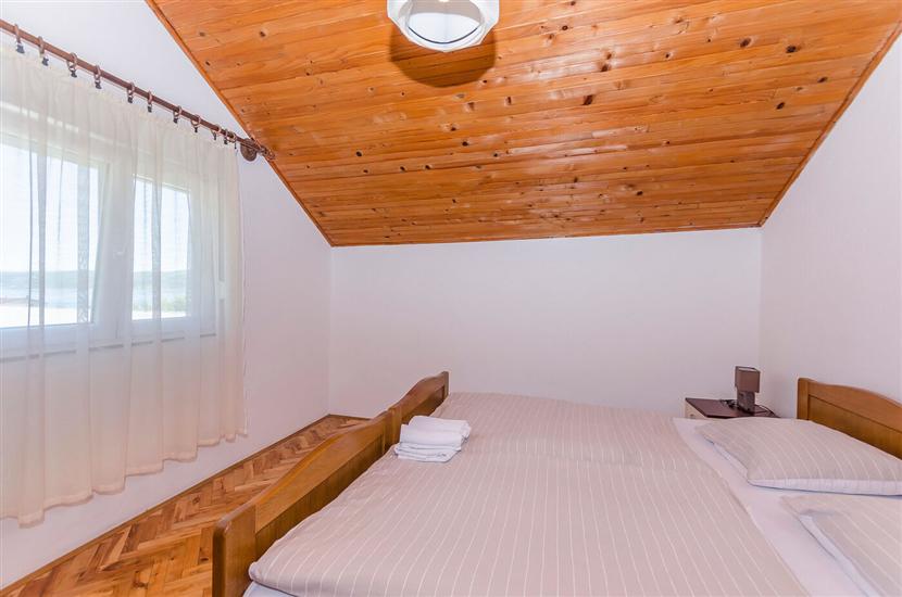 Apartment A2, for 6 persons