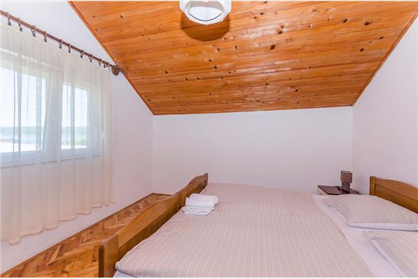 Apartment A2, for 6 persons