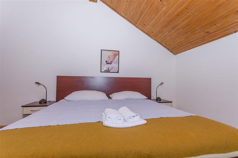 Apartment A2, for 6 persons