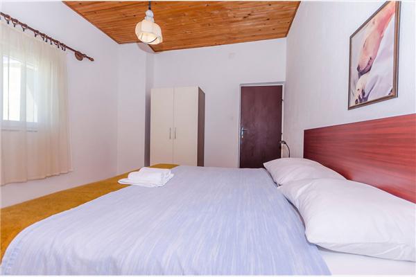 Apartment A2, for 6 persons