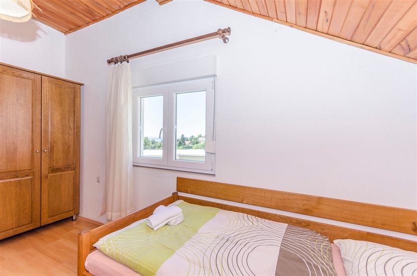 Apartment A2, for 6 persons