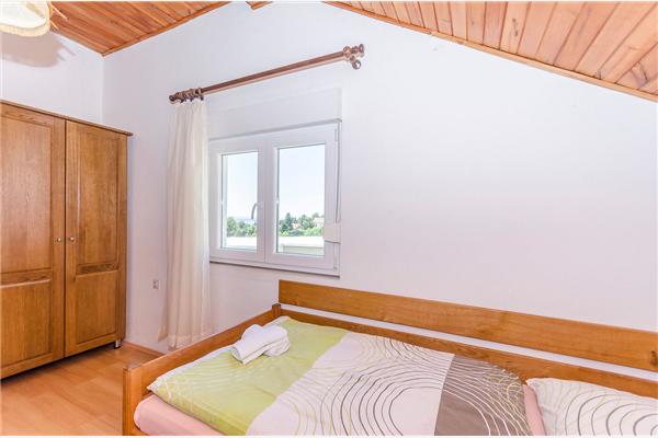 Apartment A2, for 6 persons