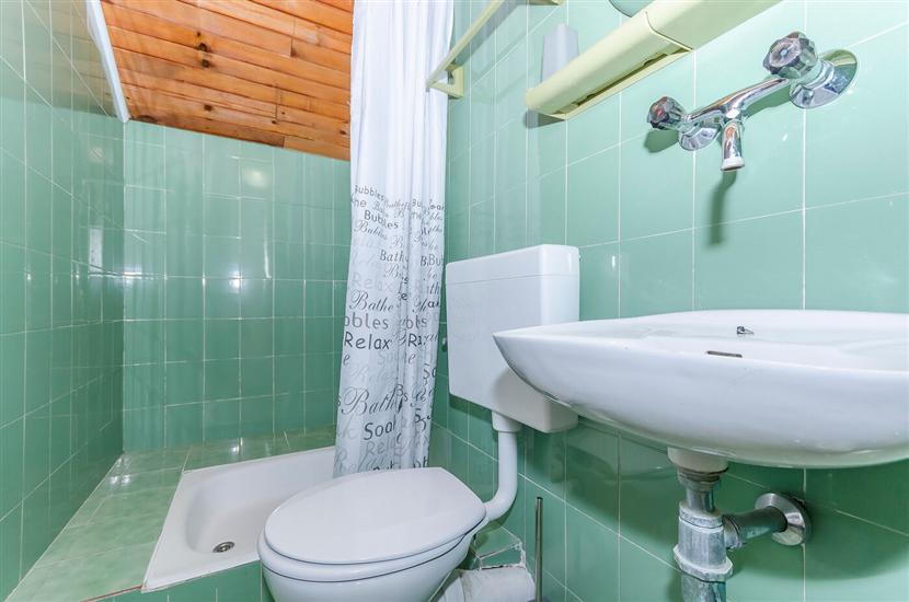 Apartment A2, for 6 persons