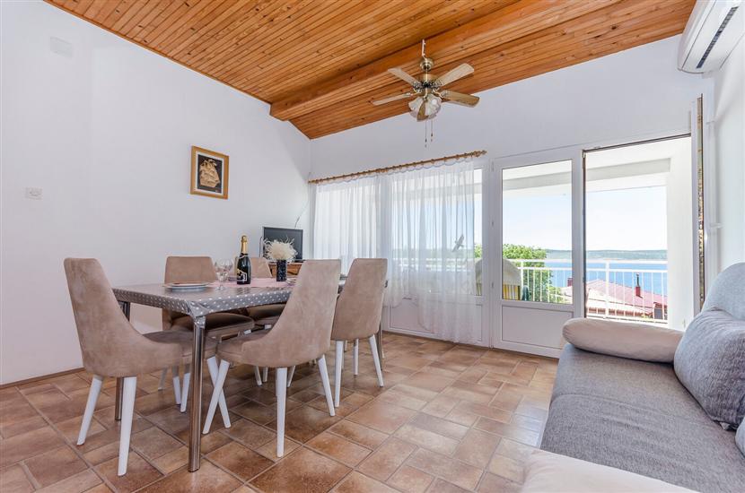 Apartment A2, for 6 persons