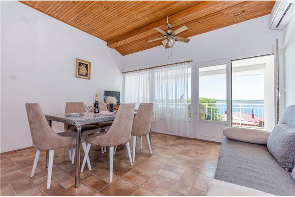 Apartment A2, for 6 persons