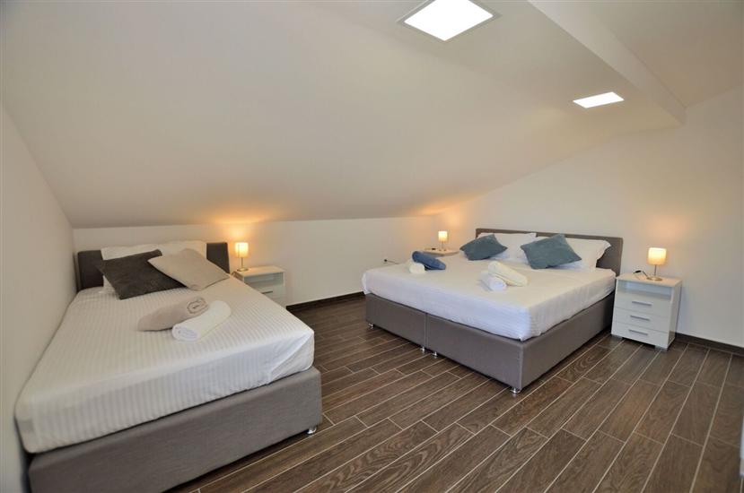 Apartment A1, for 8 persons