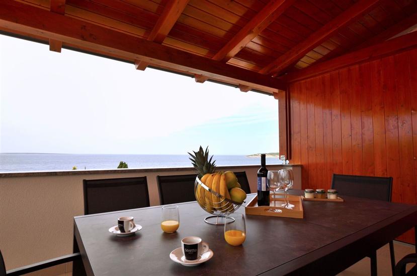 Apartment A2, for 8 persons