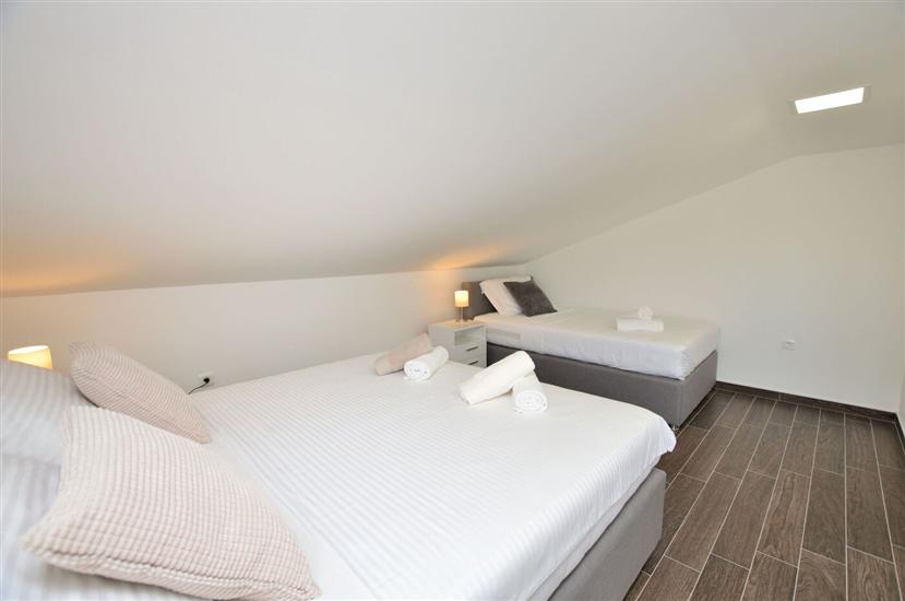 Apartment A2, for 8 persons