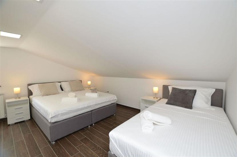 Apartment A2, for 8 persons