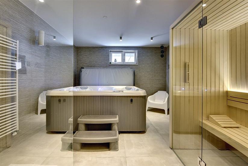 House K1, for 10 persons