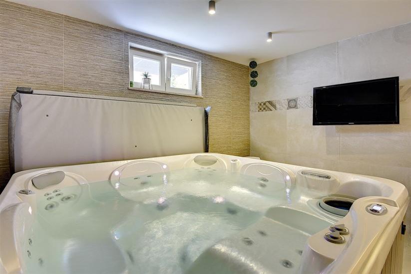 House K1, for 10 persons