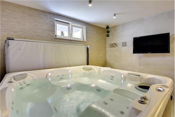 House K1, for 10 persons