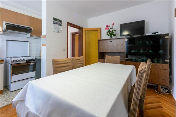 Apartment A2, for 5 persons