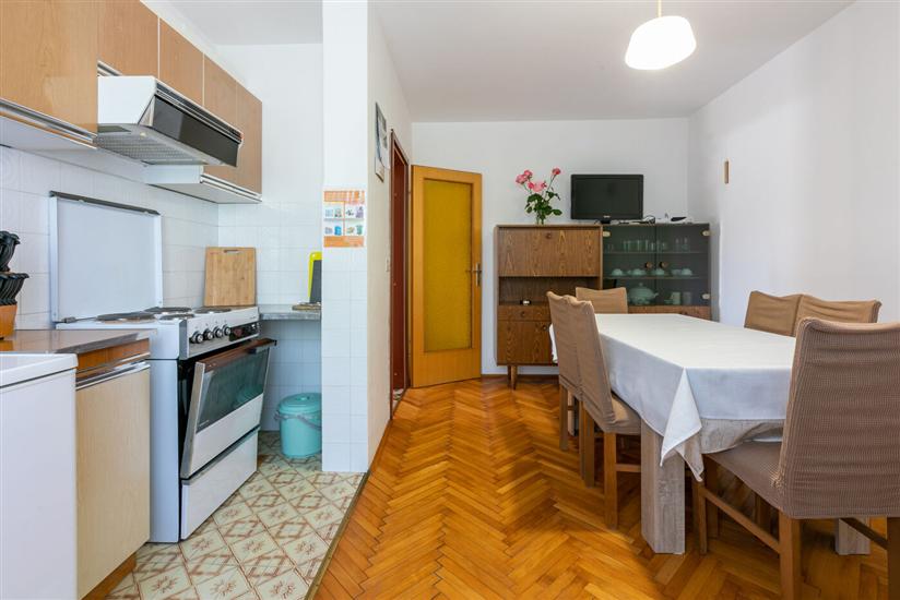 Apartment A2, for 5 persons