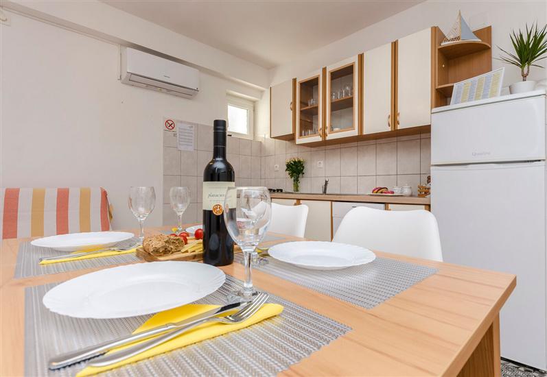 Apartment A1, for 5 persons