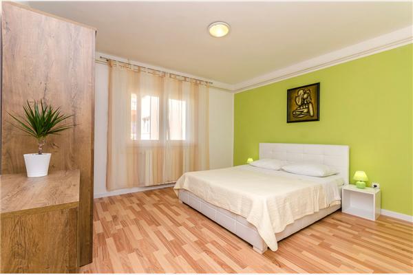 Apartment A1, for 5 persons