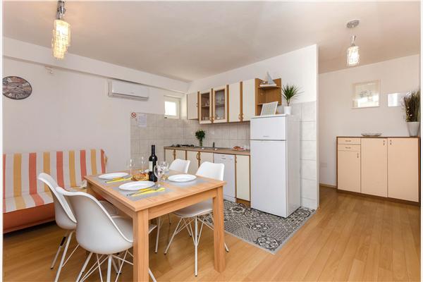 Apartment A1, for 5 persons