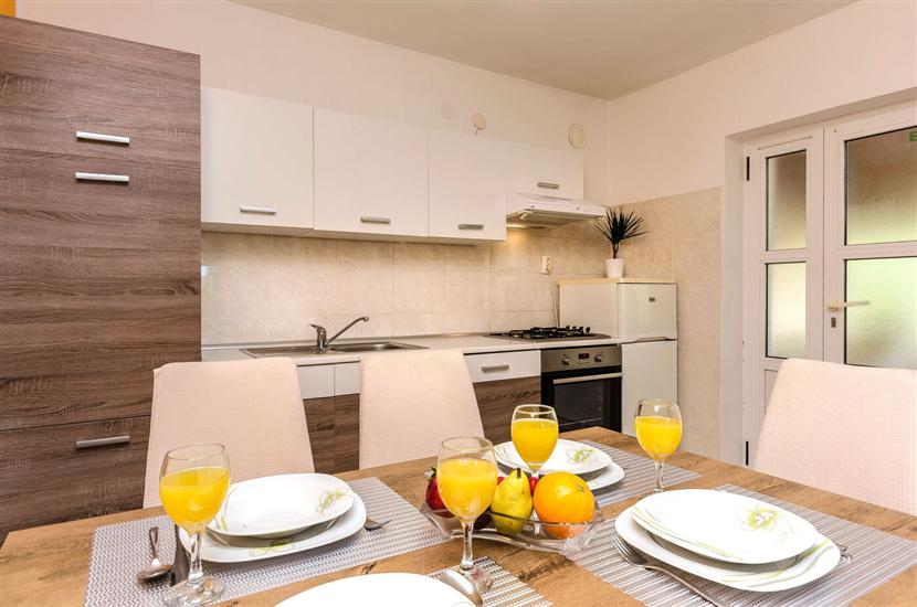 Apartment A2, for 3 persons
