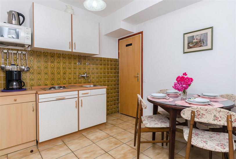 Apartment A2, for 5 persons