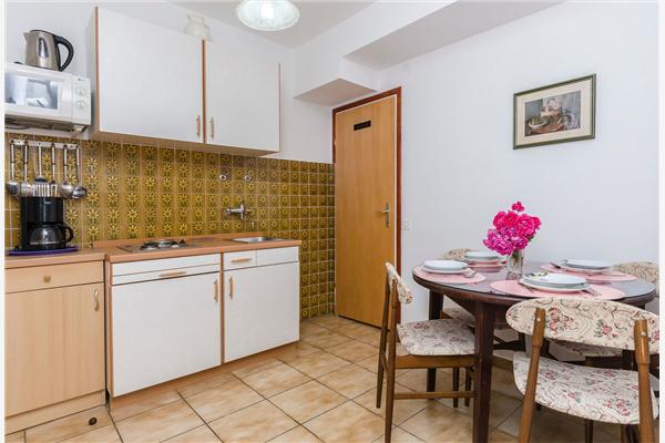 Apartment A2, for 5 persons