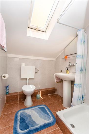 Apartment A2, for 5 persons