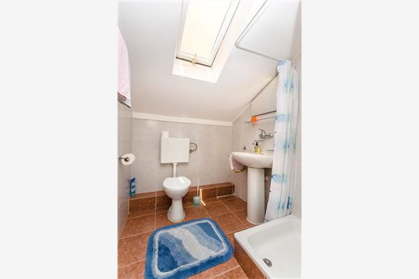 Apartment A2, for 5 persons