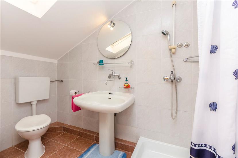 Apartment A2, for 5 persons