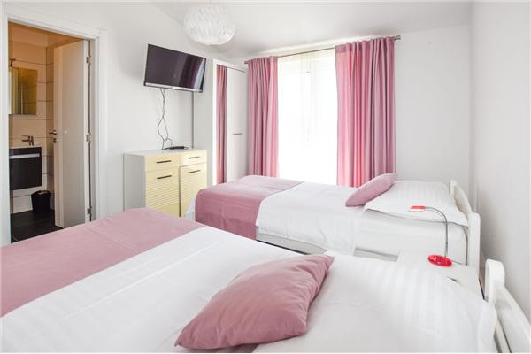 House K1, for 14 persons