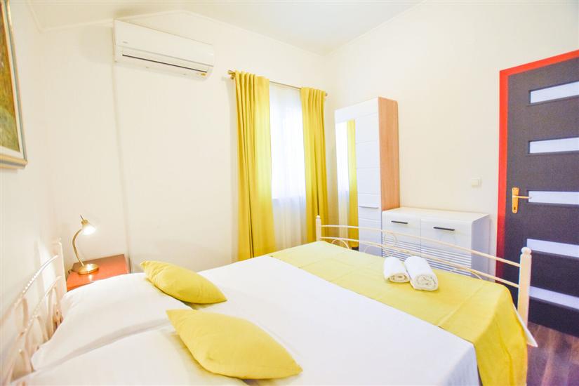 House K1, for 14 persons