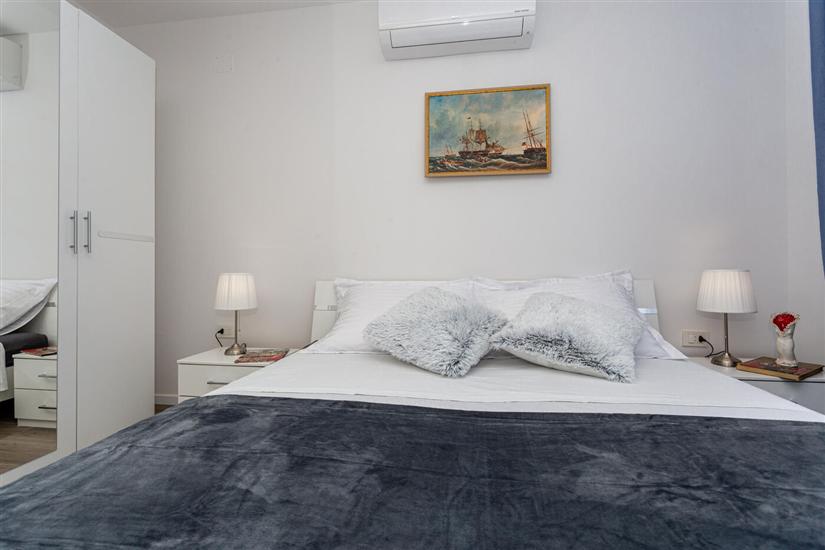 Apartment A1, for 5 persons