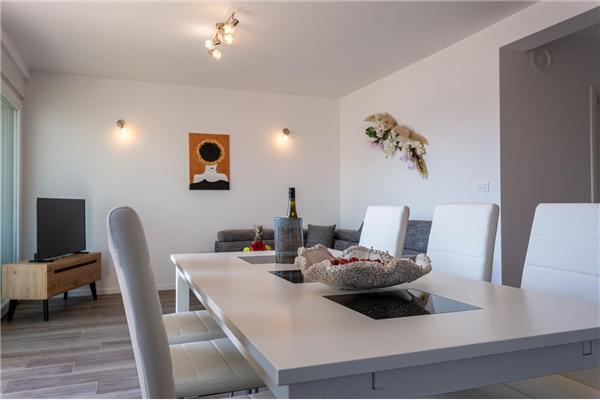 Apartment A1, for 5 persons