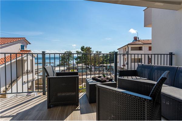 Apartment A1, for 5 persons