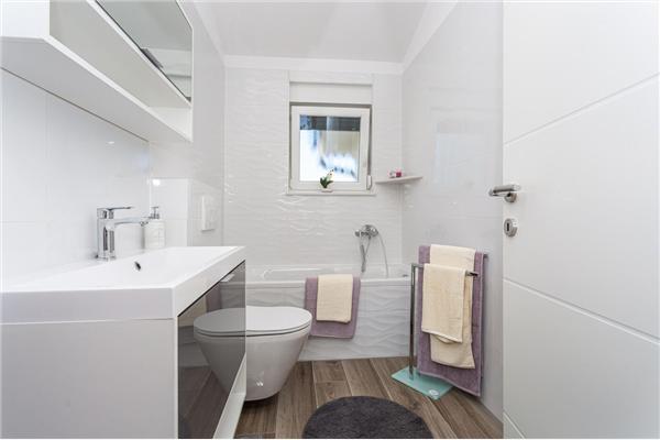 Apartment A1, for 5 persons