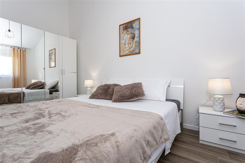 Apartment A2, for 5 persons