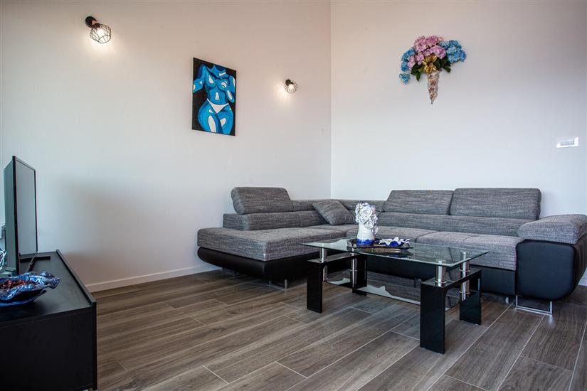 Apartment A2, for 5 persons