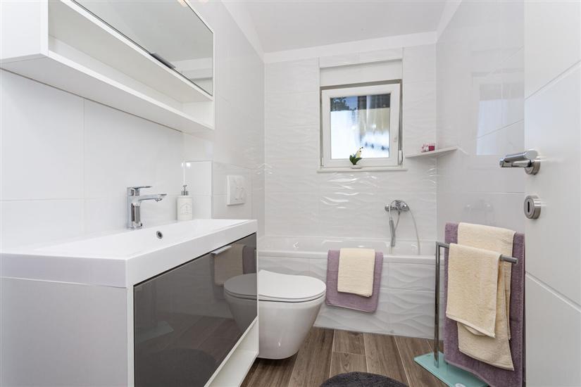 Apartment A2, for 5 persons