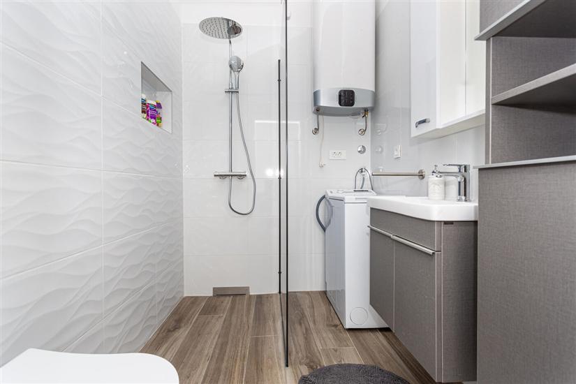 Apartment A2, for 5 persons