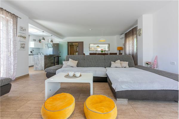 House K1, for 10 persons