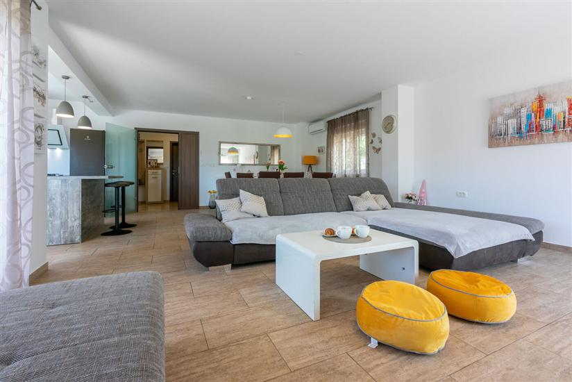 House K1, for 10 persons