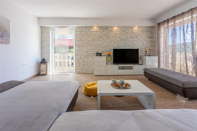 House K1, for 10 persons